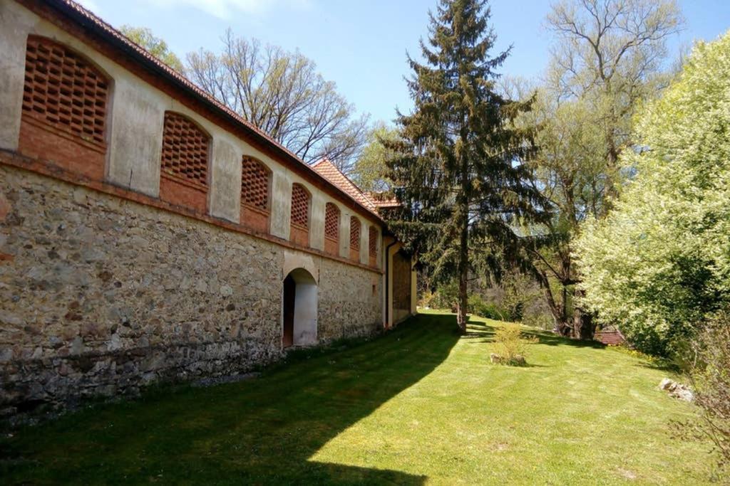 Zamecek Zdiky - Moderni Velky Apartman Bujanov Экстерьер фото